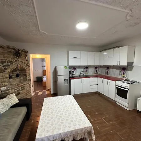 Argjiro Apartamento *